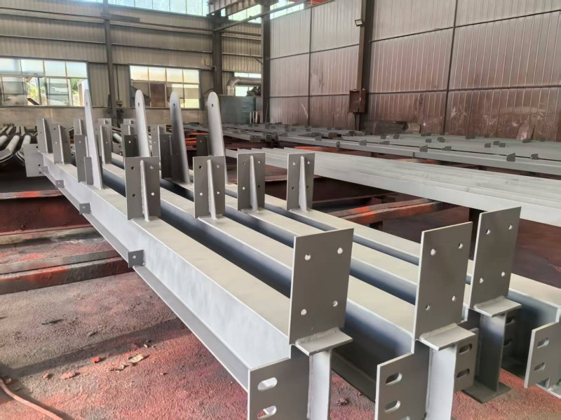 اسٹیل ڈھانچے کی چھتری انسٹالیشن پروجیکٹ کامیابی کے ساتھ مکمل ہوا